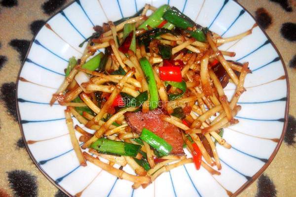 折耳根炒腊肉的做法图解10