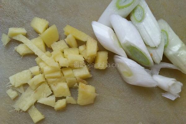 红烧鸡心鹌鹑蛋的做法图解3