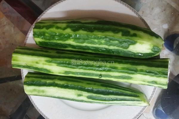 丝瓜炒面筋的做法图解1