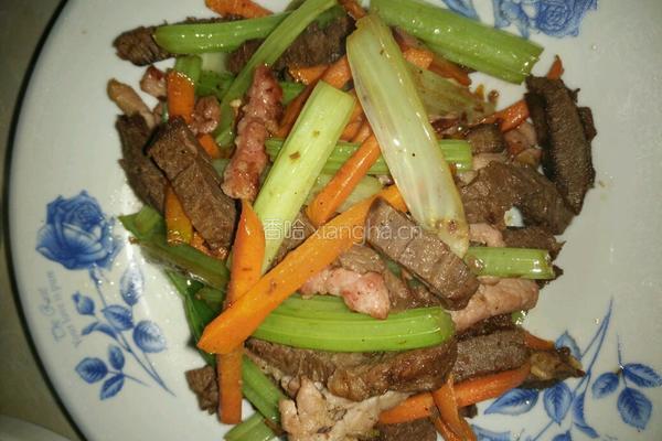 西芹胡萝卜炒双肉的做法图解4