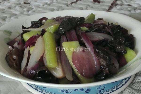 洋葱木耳炒黄瓜的做法图解12