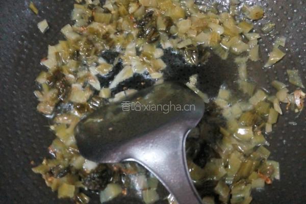 酸菜肉片的做法图解2