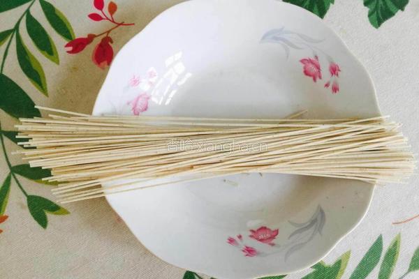 芝麻叶面条的做法图解8