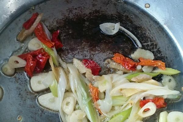 木耳炒白菜―家常菜的做法图解3
