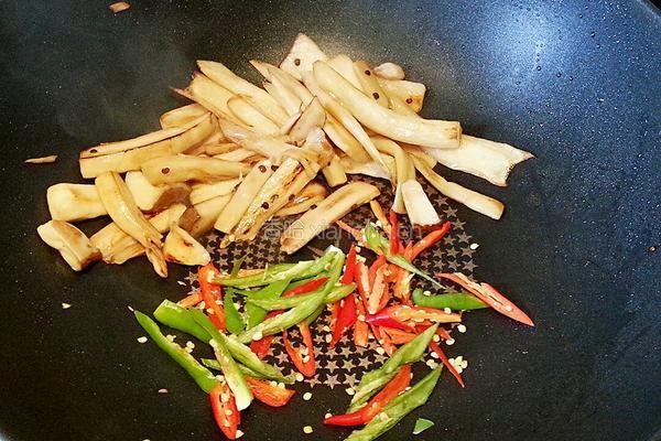 干煸肉丝杏鲍菇的做法图解6