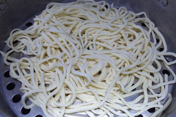 炒面条的做法图解2