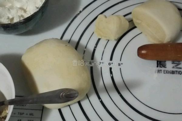 红糖奶酥馅芝麻饼的做法图解1