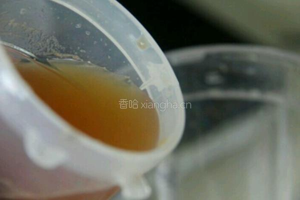 蓝莓香蕉味奶昔的做法图解3