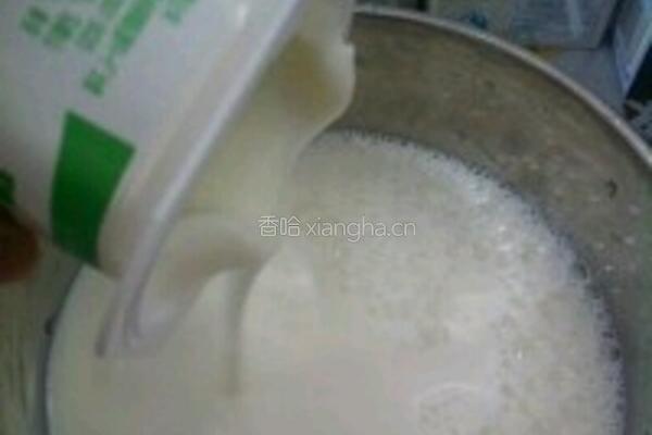 蓝莓香蕉味奶昔的做法图解4