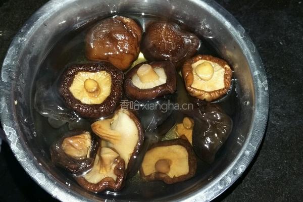 蚝油香菇菜心的做法图解1