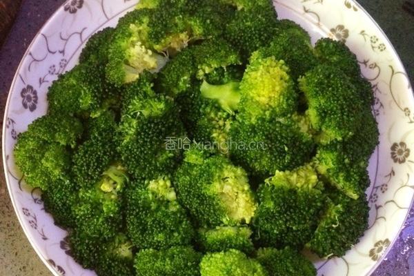 蒜蓉蚝油西兰花的做法图解6