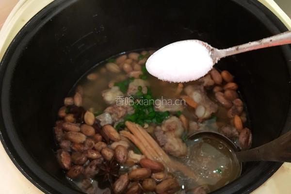 鱿鱼干花生排骨汤的做法图解9