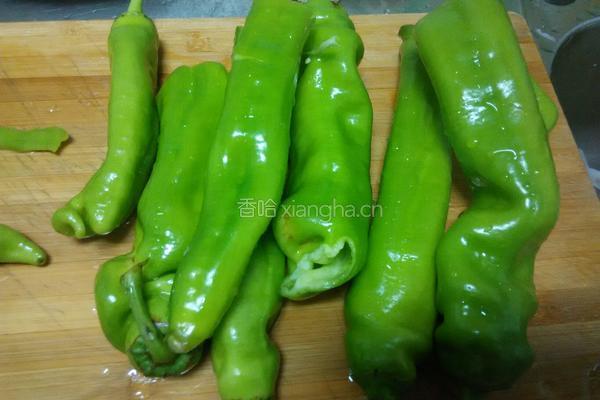 蒜蓉尖椒的做法图解1