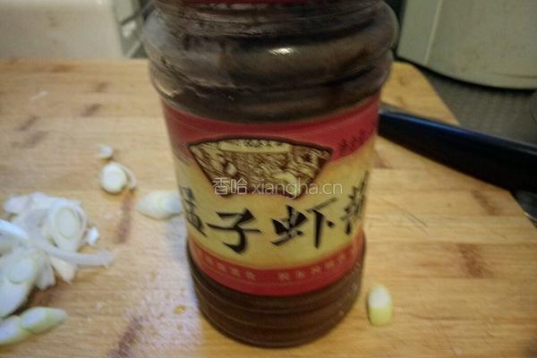 乌鱼虾酱炒鸡蛋的做法图解2