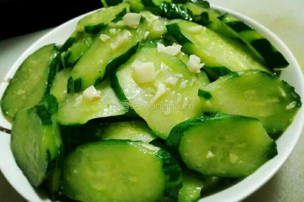 蒜香黄瓜片的做法图解6