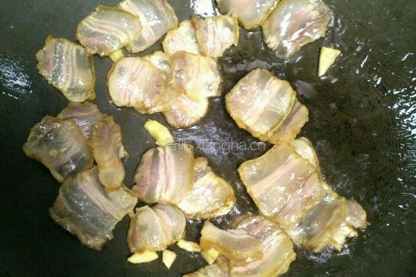 腊肉烩萝卜丝的做法图解2