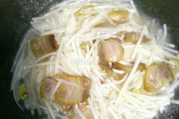 腊肉烩萝卜丝的做法图解4