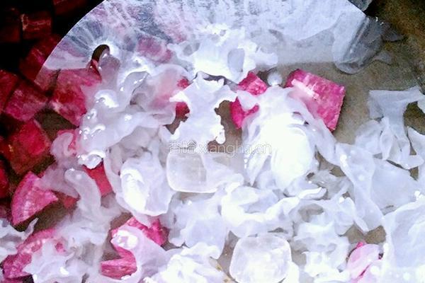 紫薯银耳羹的做法图解3