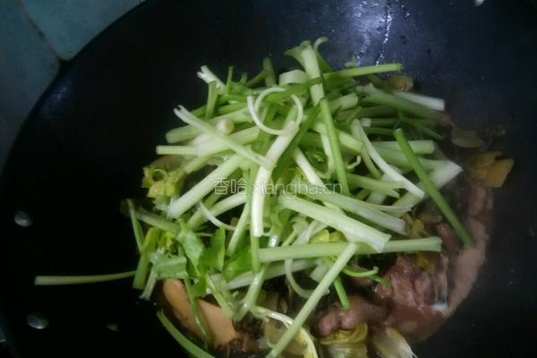 酸菜炆鹅的做法图解5