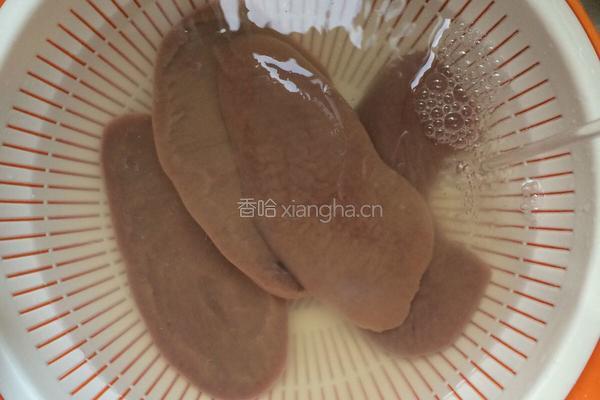 秘制红汤猪腰的做法图解2