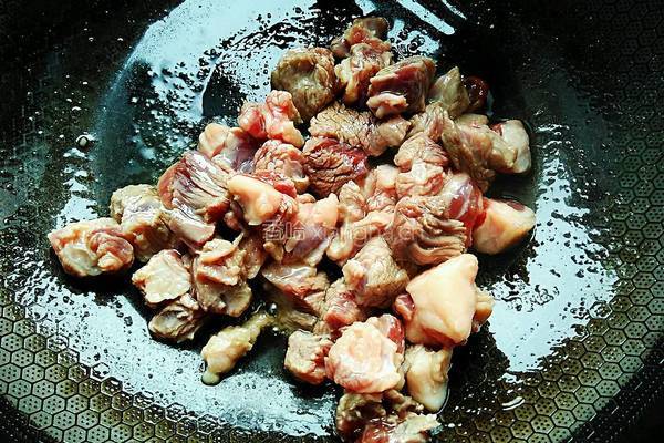 酒香焖牛腩的做法图解5