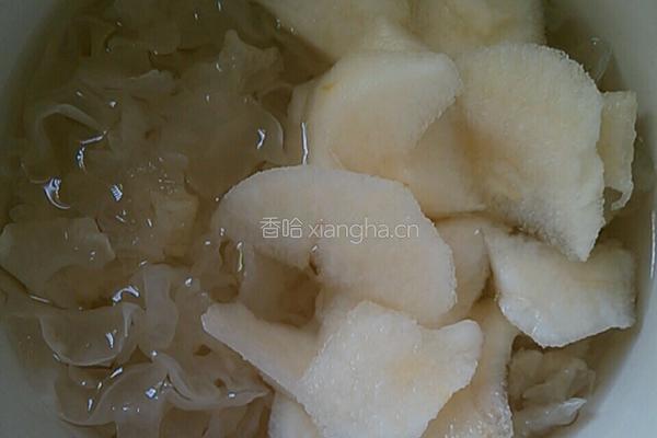银耳雪梨羹的做法图解5