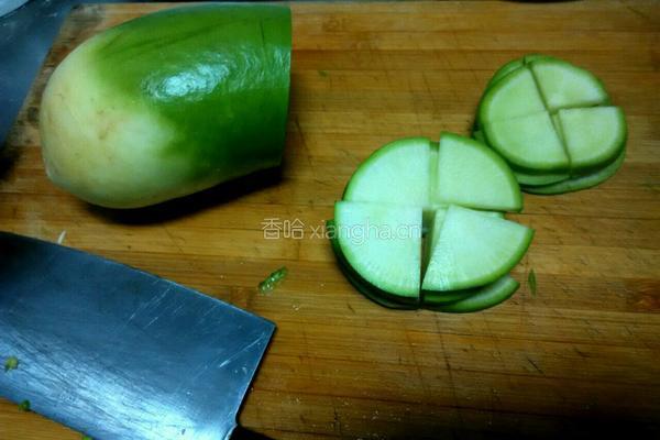 香菇炒萝卜的做法图解1