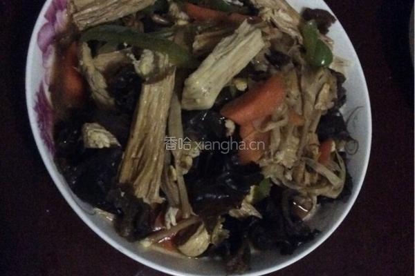 炒木耳腐竹黄花菜的做法图解8