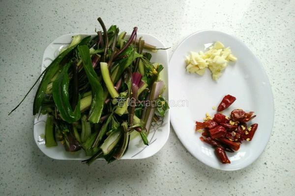 酸辣红菜苔的做法图解1