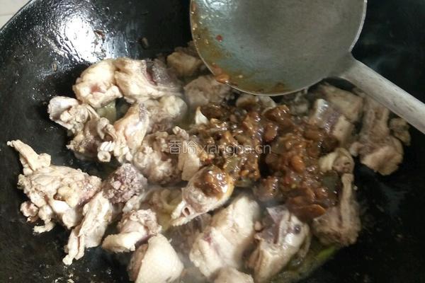 鸡架炒冬瓜的做法图解2