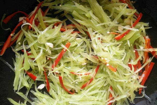 莴笋丝炒榨菜的做法图解6