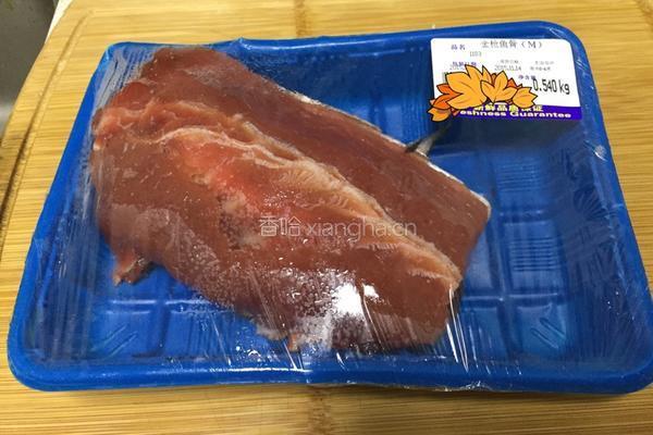 金枪鱼骨汤的做法图解1