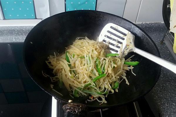 尖椒土豆丝的做法图解6