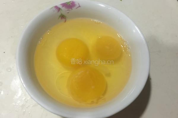 鸡蛋菜心粒炒饭的做法图解2