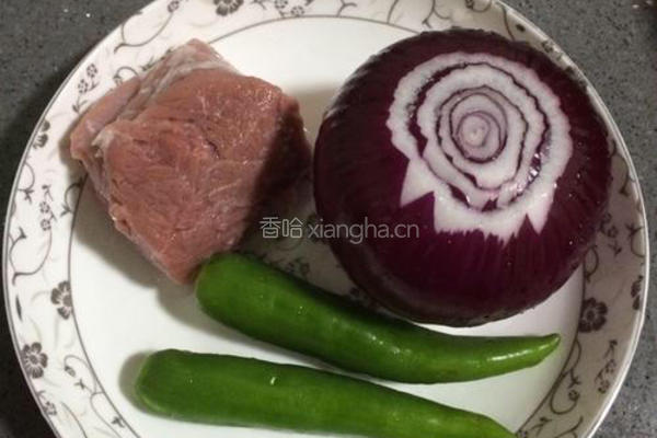 洋葱炒肉丝的做法图解1