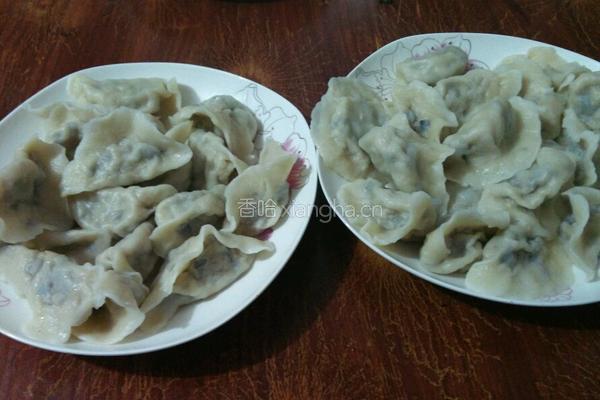 猪肉白菜木耳饺子的做法图解6