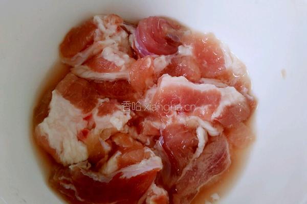 白菜炒粉条的做法图解3