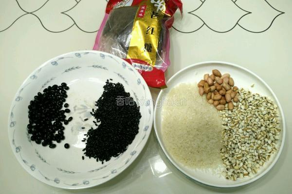 补肾黑米粥的做法图解1