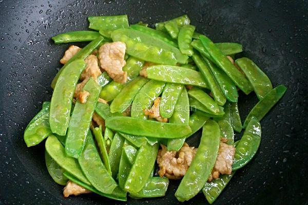 荷兰豆炒肉的做法图解4