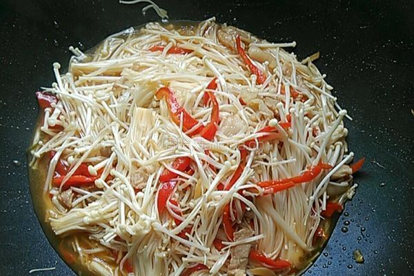 金针菇炒肉丝的做法图解7