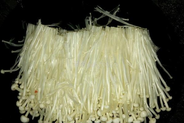 剁椒肉末金针菇的做法图解4