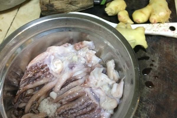 清蒸鱿鱼的做法图解1