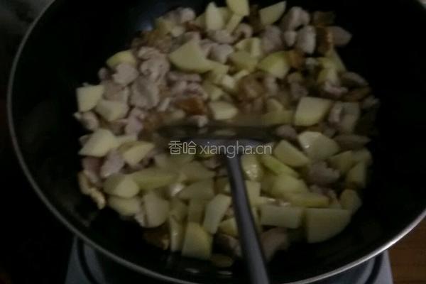 肉烧土豆的做法图解4
