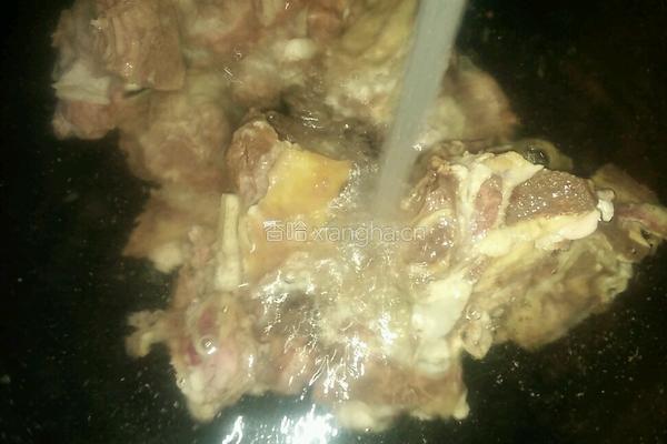 黄豆牛排汤的做法图解3