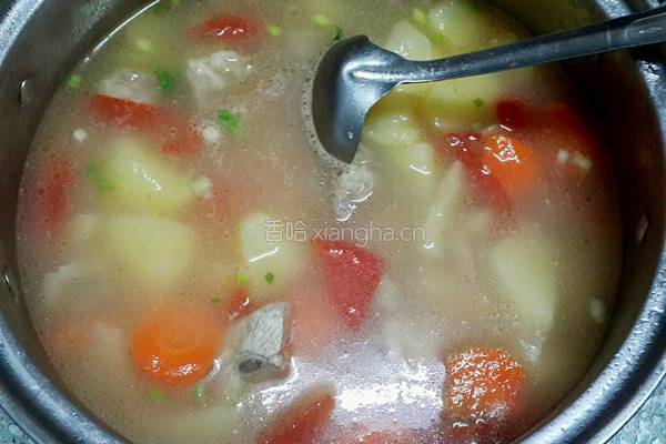 土豆蕃茄排骨汤的做法图解7