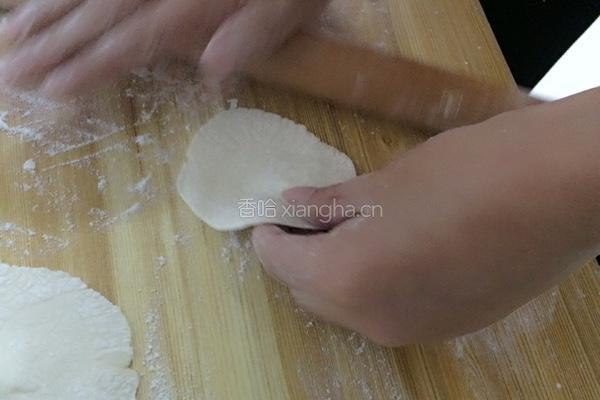 韭菜鸡蛋饺子的做法图解9