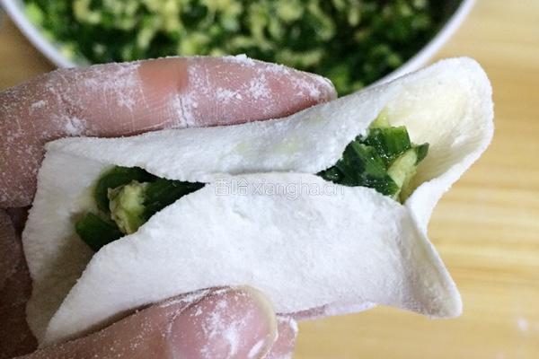 韭菜鸡蛋饺子的做法图解12