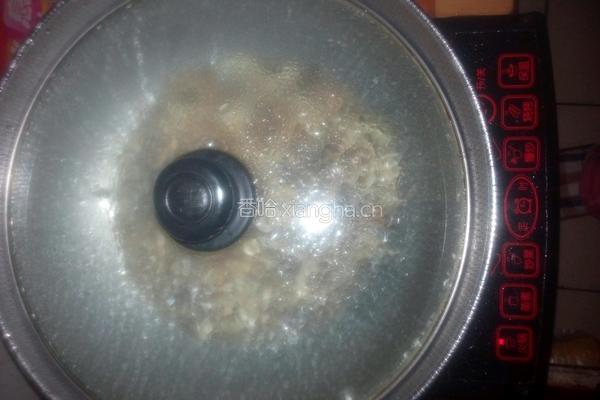 蘑菇炒肉的做法图解3