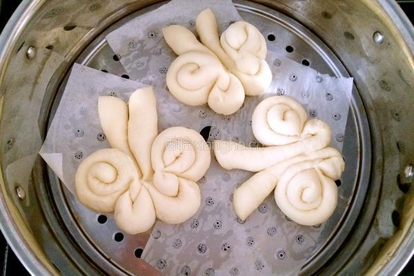 蝴蝶花卷的做法图解9