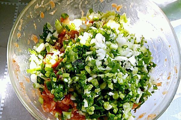 香菇青菜大肉饺子的做法图解9